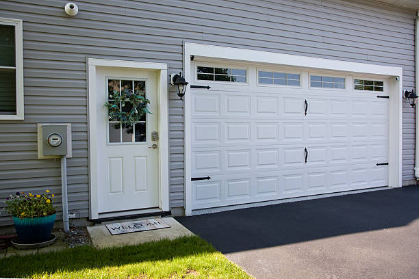 24/7 Emergency Garage Door Panel Replacement experts in Hurlock, MD